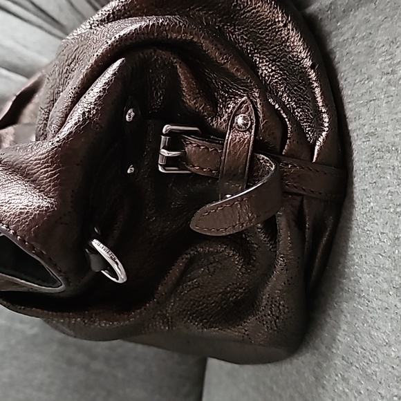 Louis Vuitton Logo Mahina XL Hobo - Picture 2 of 15